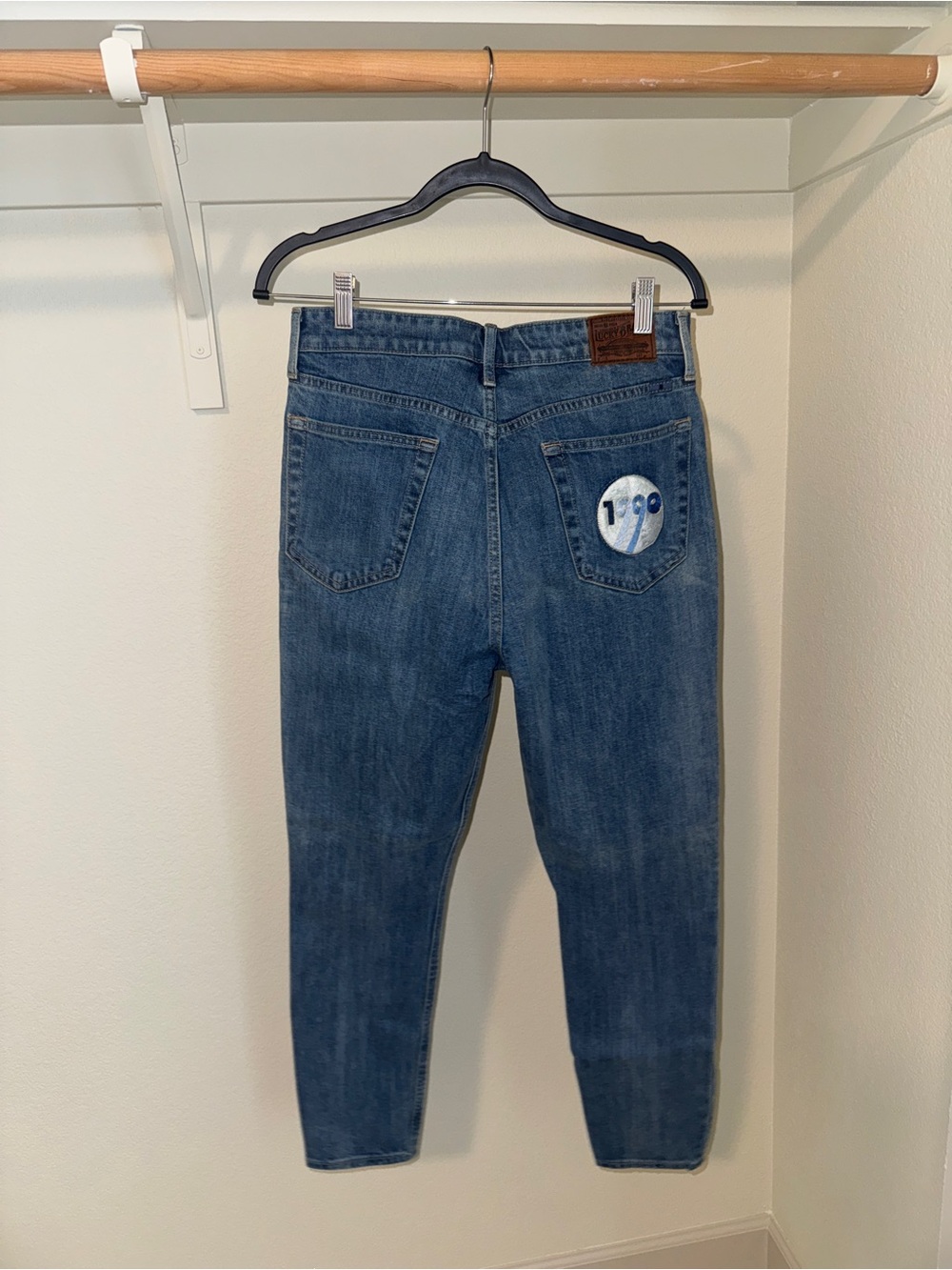 Lucky Brand High-Rise Bridget Skinny Blue Jeans with “1990” Back-Pocket Patch